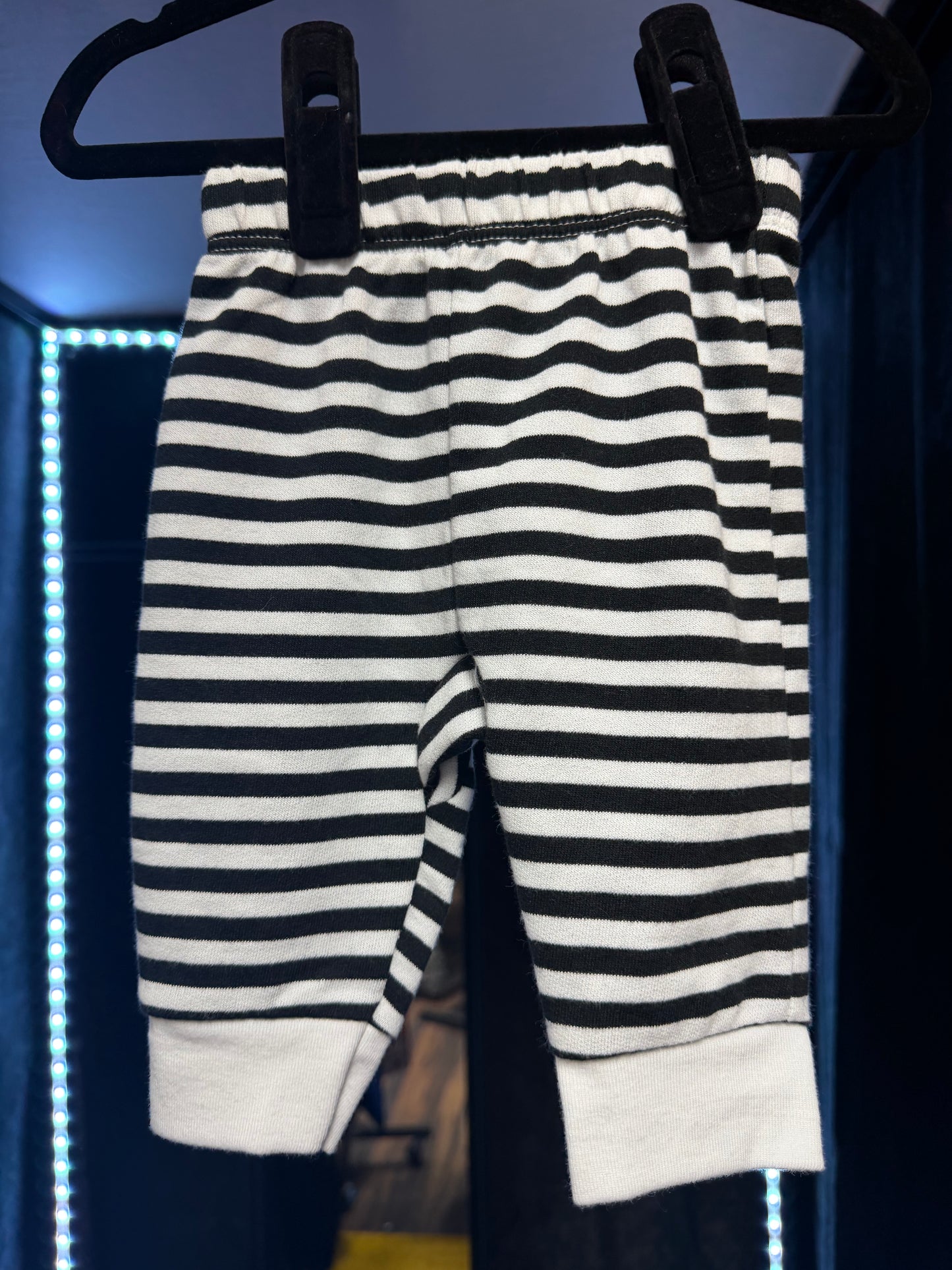 Cat & Jack Black/White Striped Leggings- Size 0-3 months- #LILBAT6