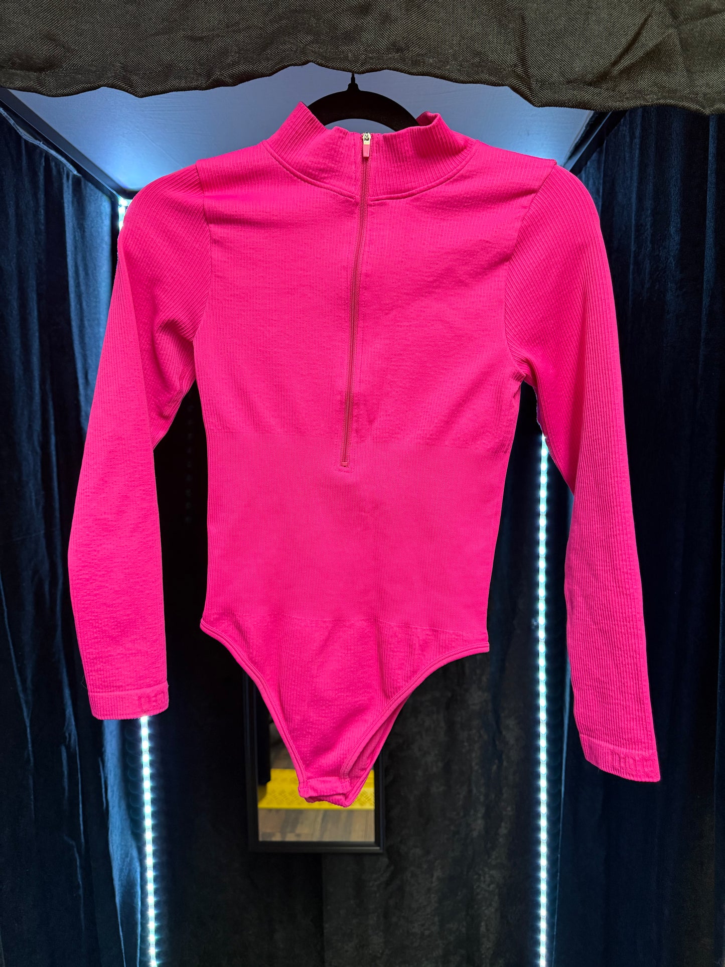 OQQ- Smoothing Bodysuit- Medium