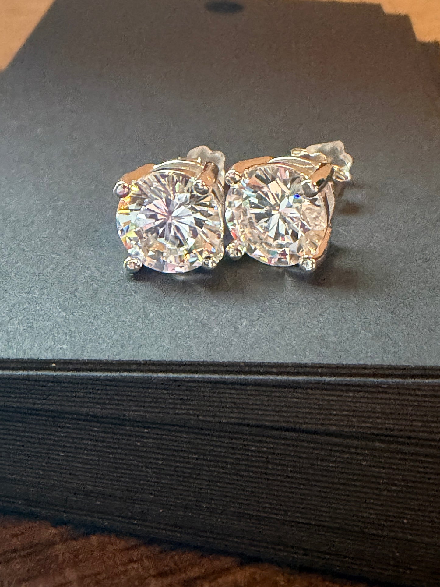 .925 Sterling Silver Classic Round 8 mm Solitaire CZ Stud Earrings