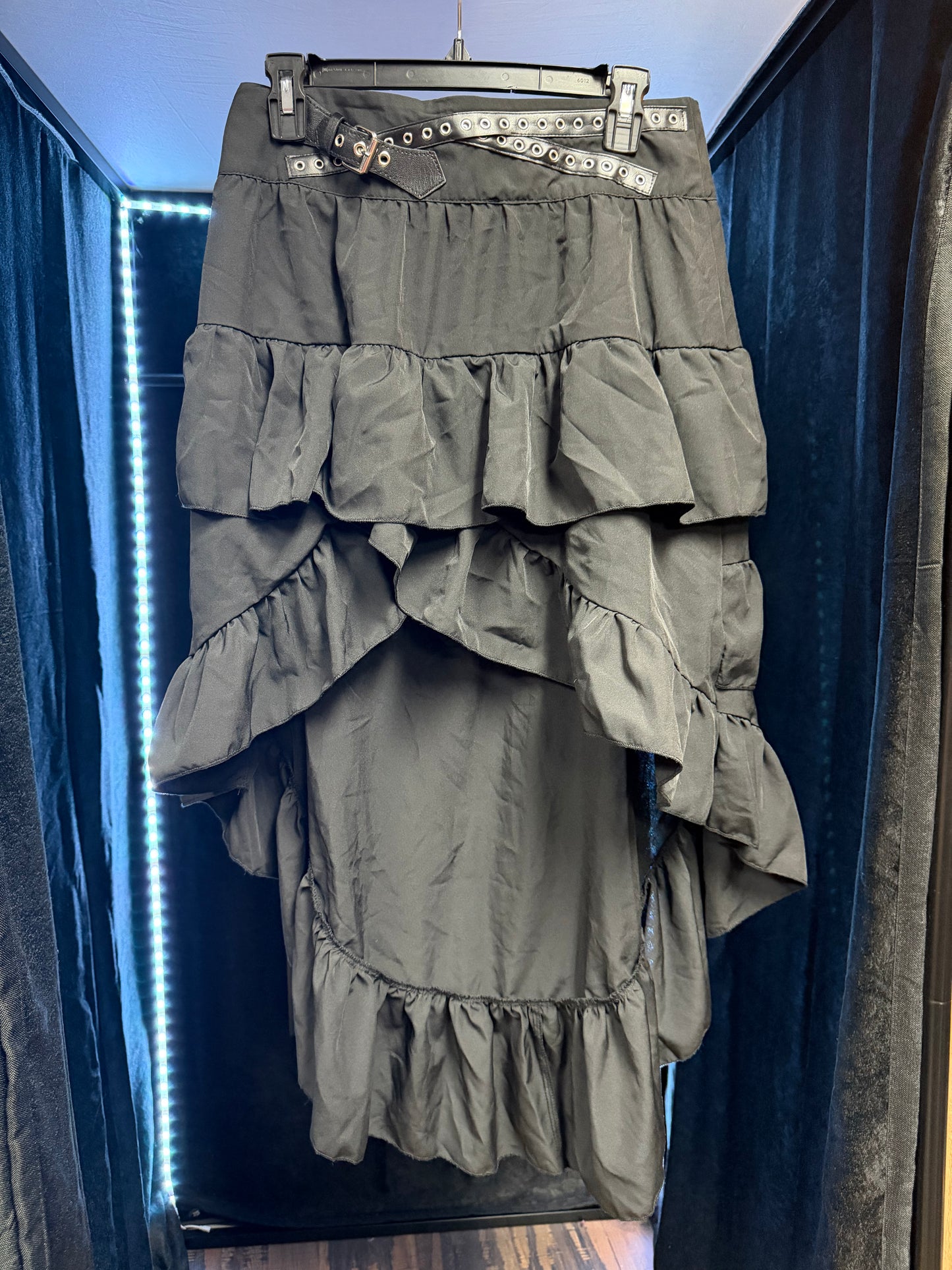 Layered Skirt- Buckled-Size Large