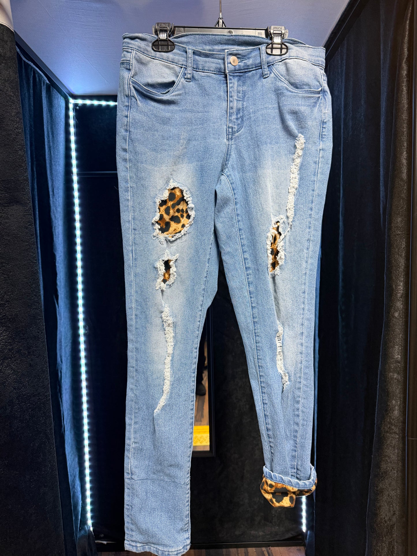 Venus Jeans- Leopard-Distressed- Size 4