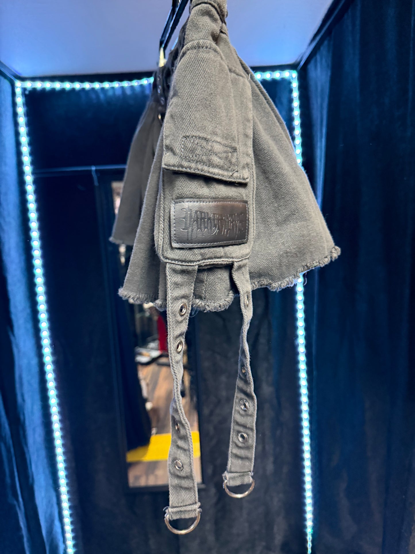 Darker Waves Switch Twill Pleated Skirt- Gray- Large