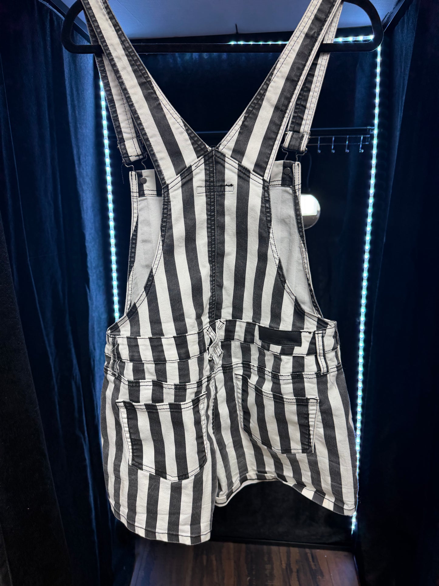 Blackheart -Black & White Striped Shorts Overalls- Large