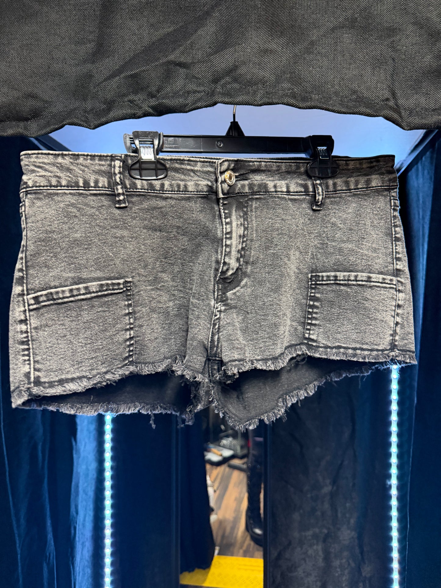Stretchy Jean Shorts- Waist 32
