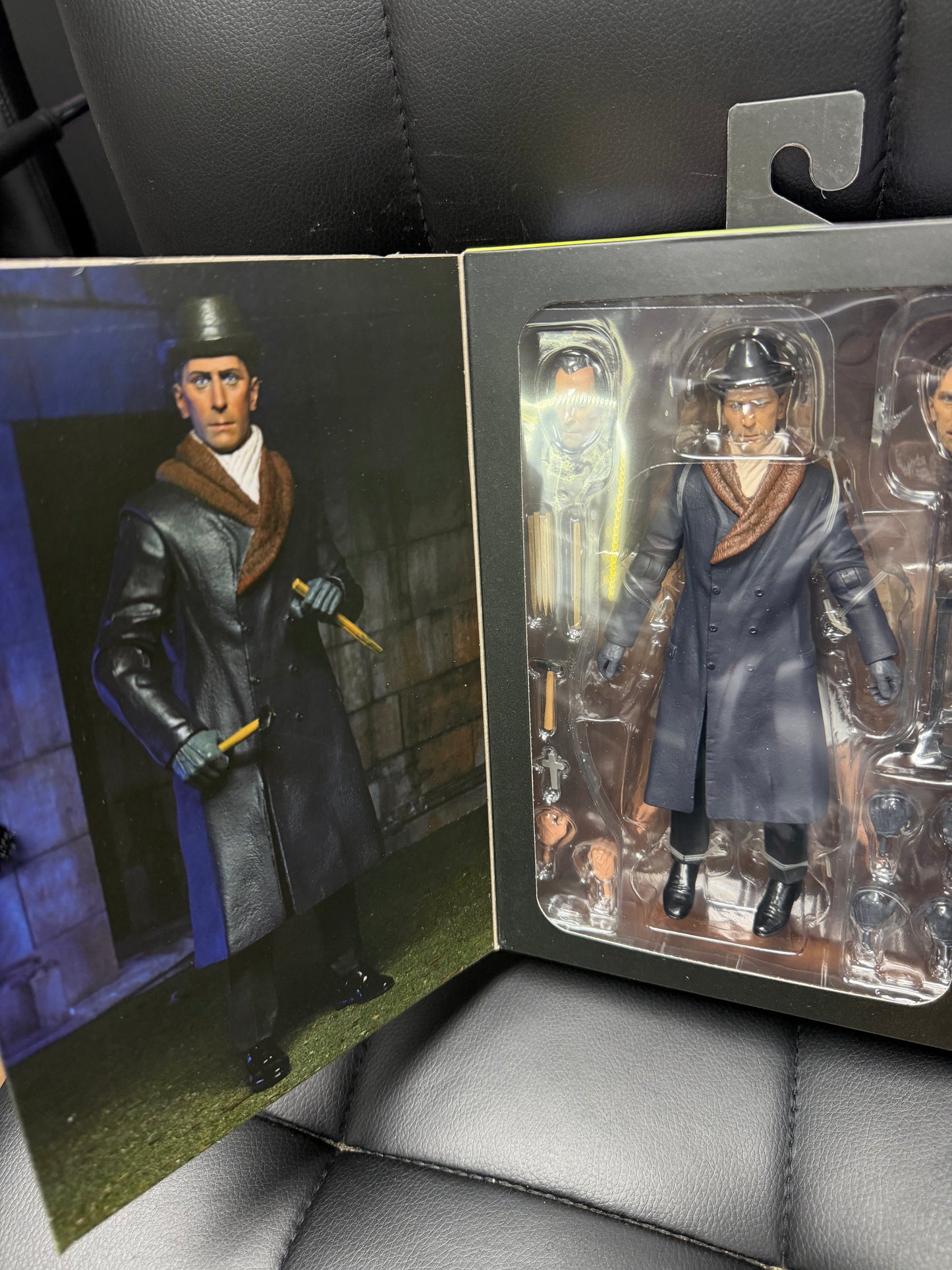 Neca- Horror of Dracula- Van Helsing Ultimate Action Figure