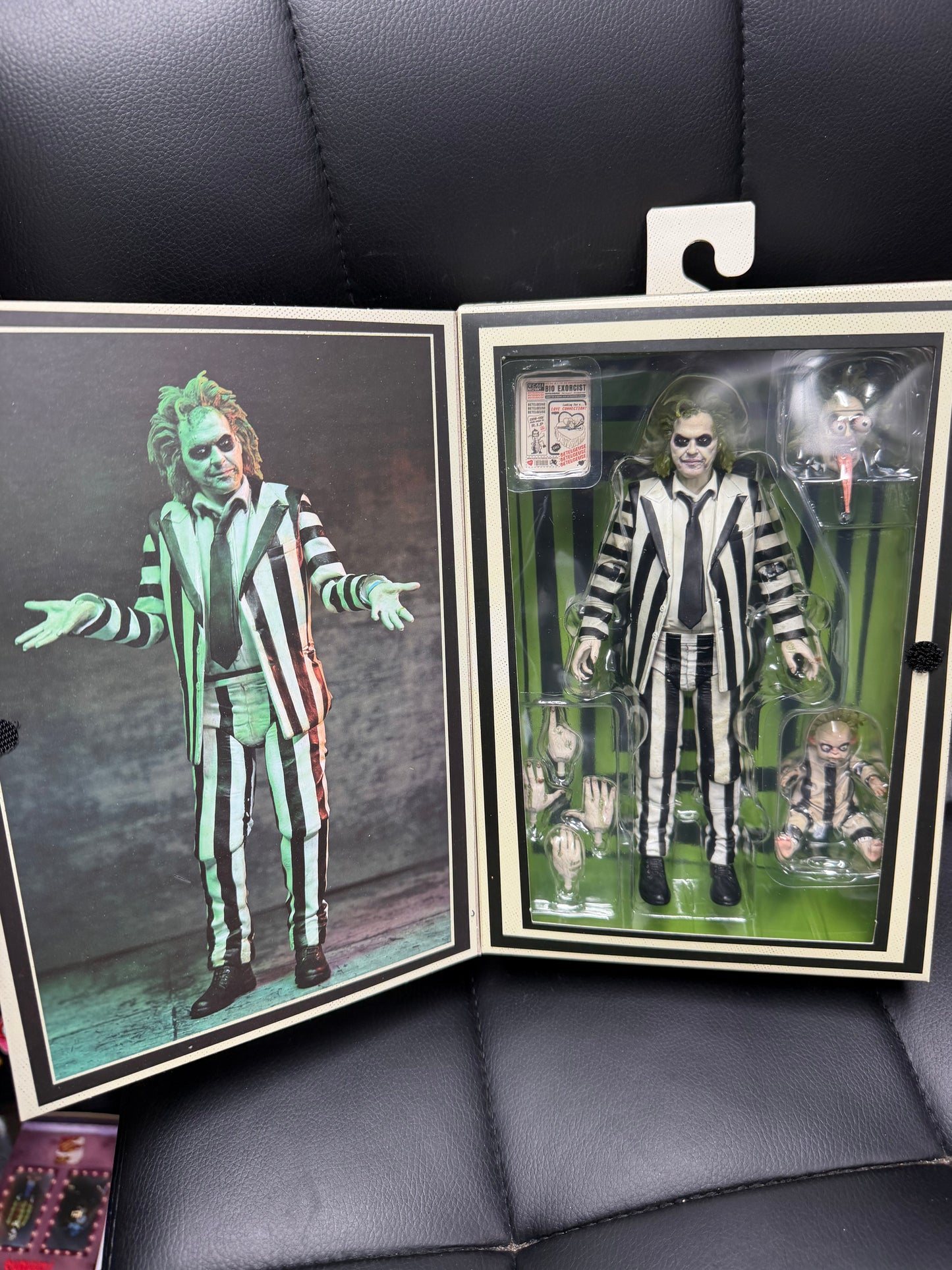 Neca-Ultimate Beetlejuice - Striped Suit Action Figure