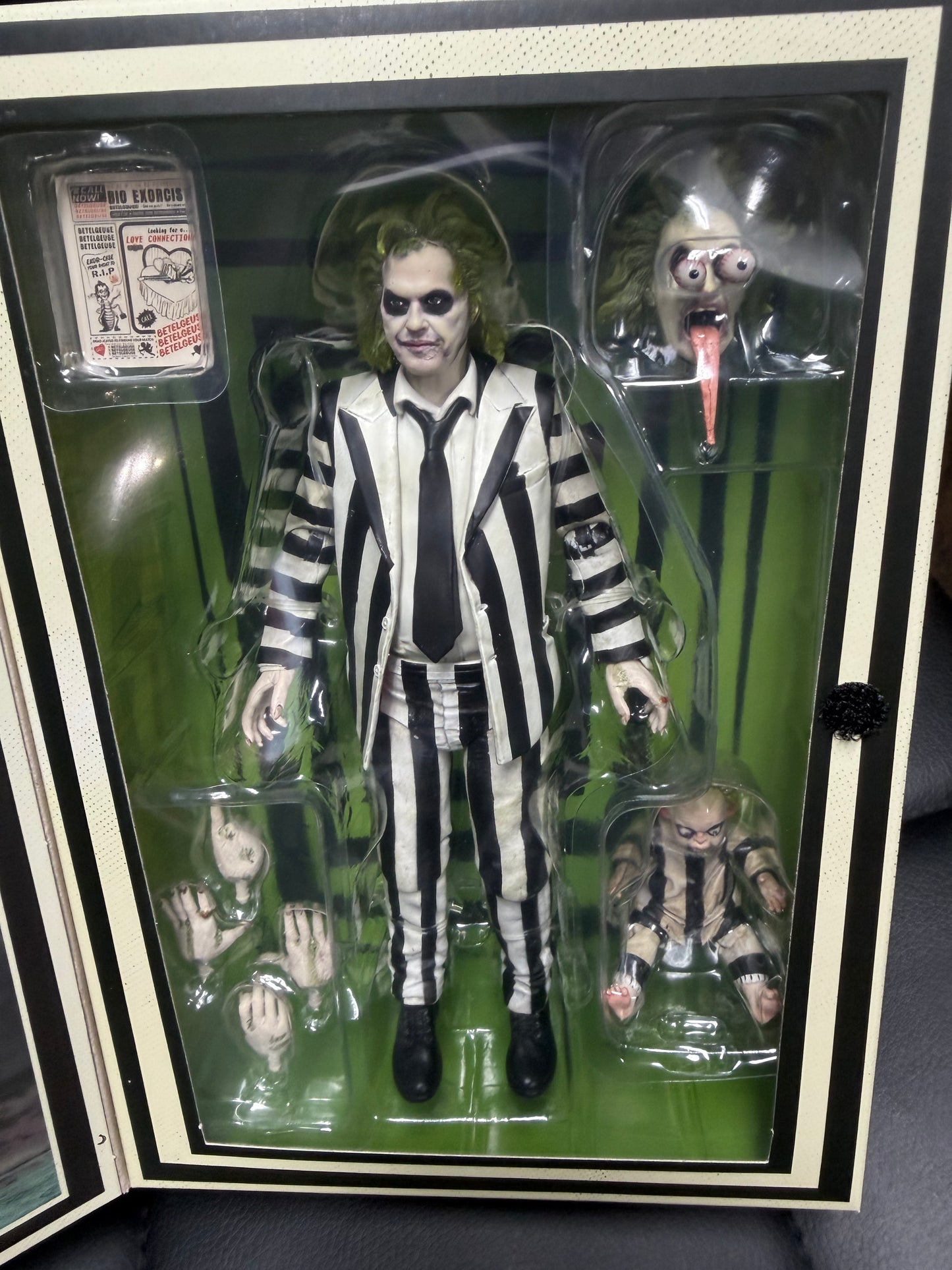 Neca-Ultimate Beetlejuice - Striped Suit Action Figure