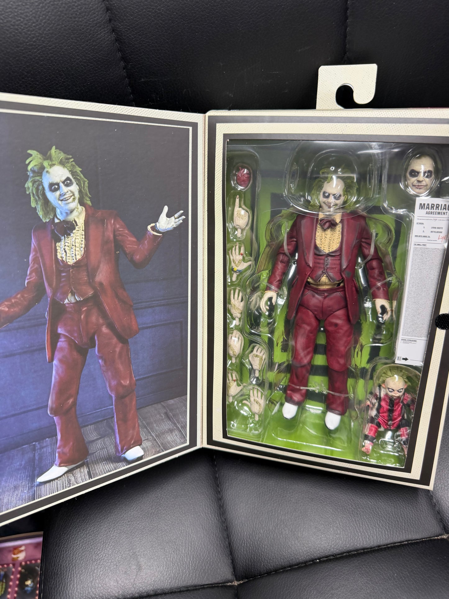 Neca-Ultimate Beetlejuice -Wedding Tuxedo Action Figure