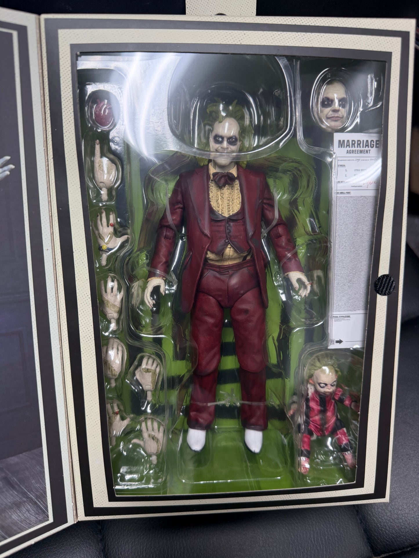 Neca-Ultimate Beetlejuice -Wedding Tuxedo Action Figure