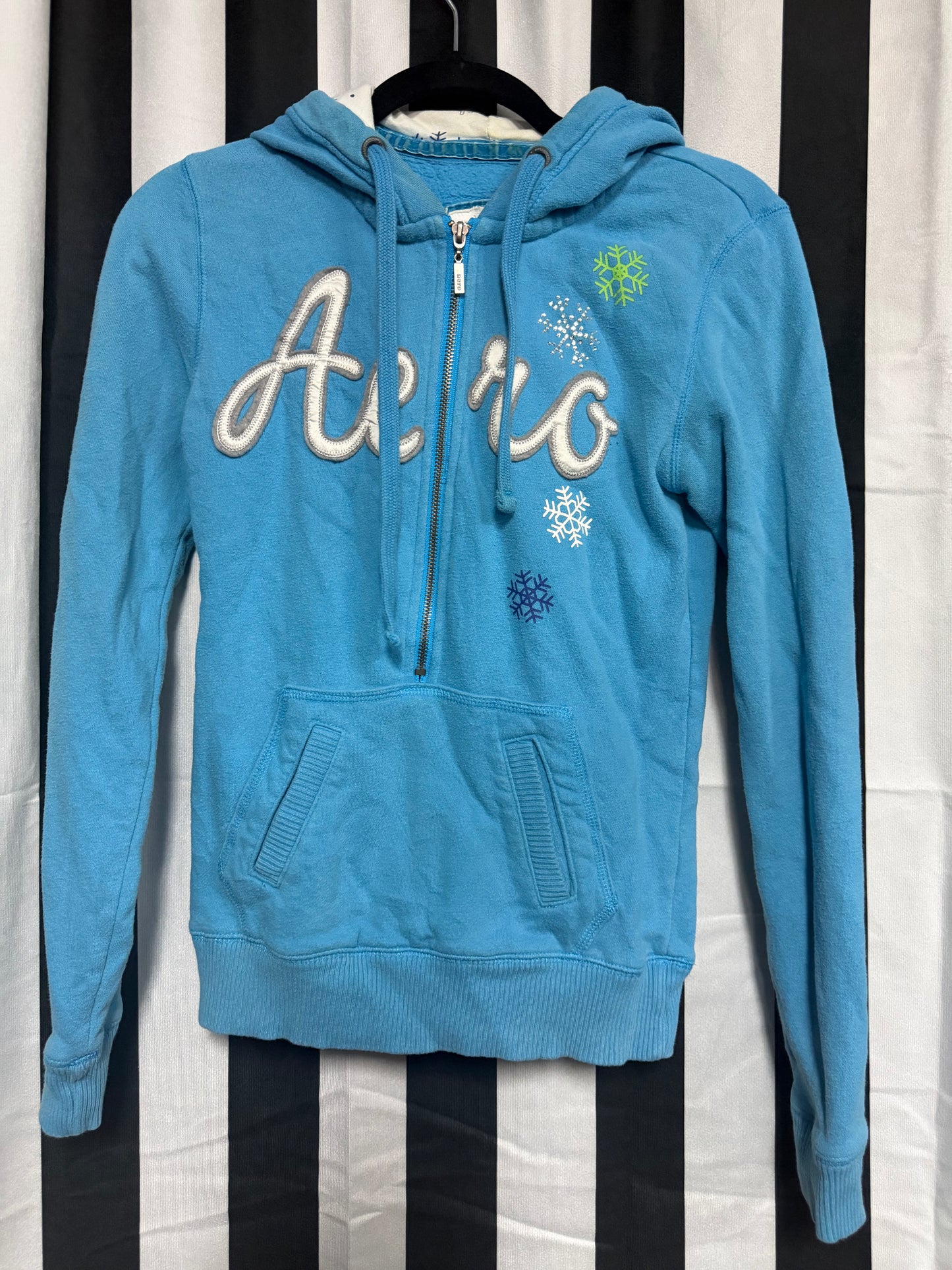 Grail Light Blue Snowflake Aero Half Zip- Size Small