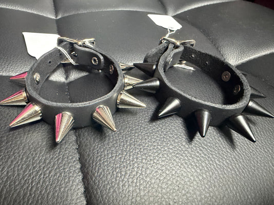 REAL LEATHER -1 ROW- SMALL CONE SPIKE BUCKLE BRACELET