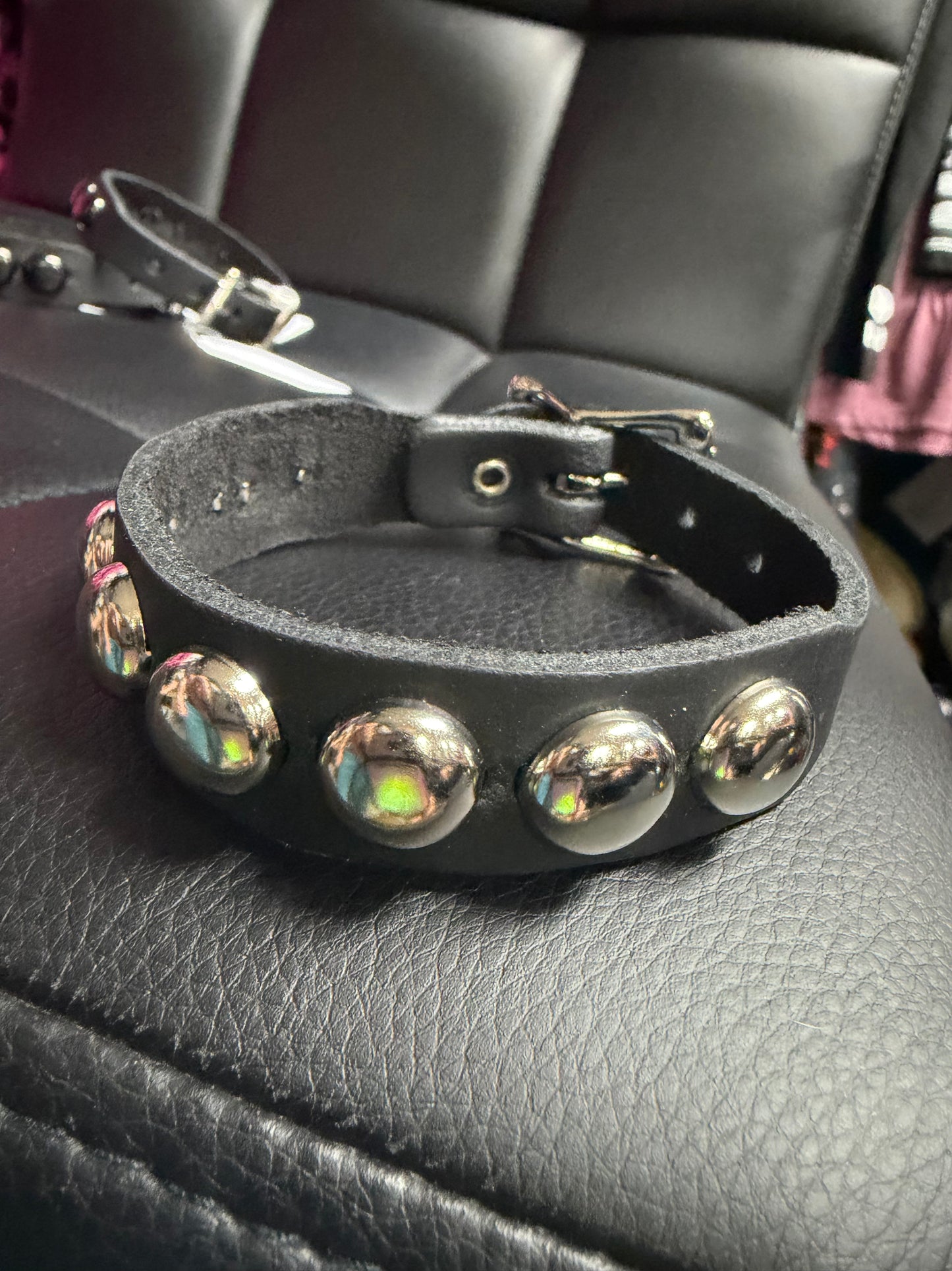 REAL LEATHER DOME STUDDED BUCKLE BRACELET