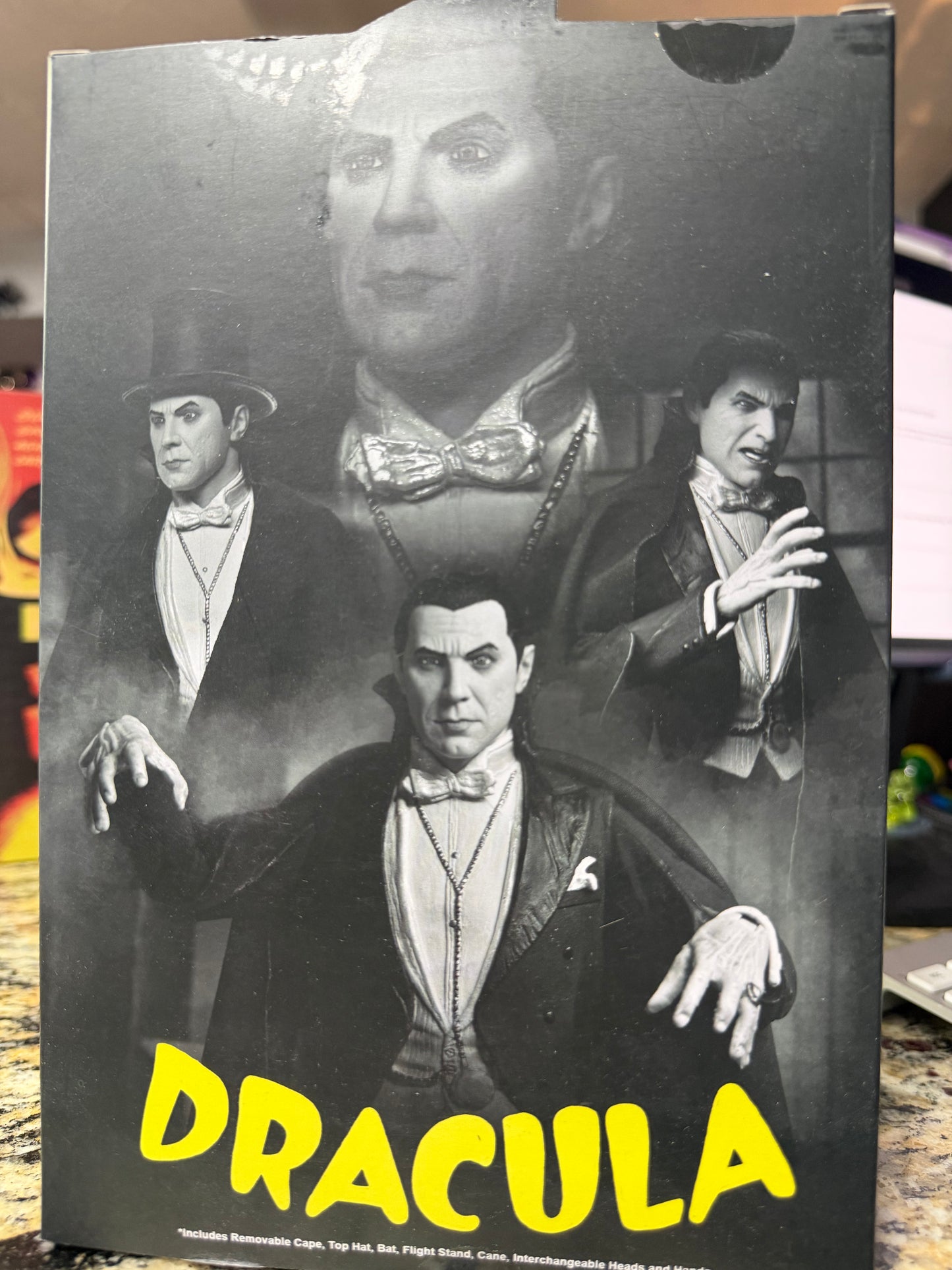 Neca- A Nightmare of Horror Dracula-Ultimate Count Dracula Figure