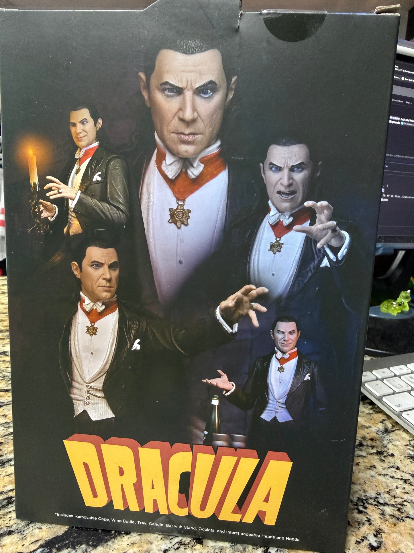 Neca- Ultimate Count Dracula Figure