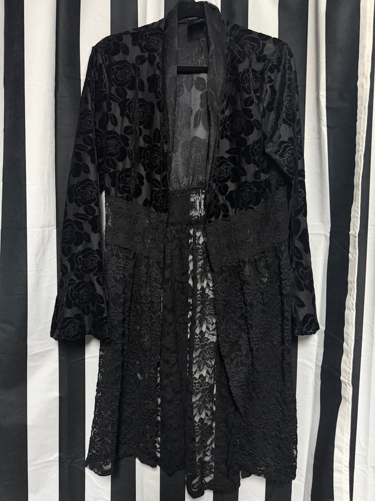 Be Vocal Gothic Black Velvet/Lace Rose Duster- Large