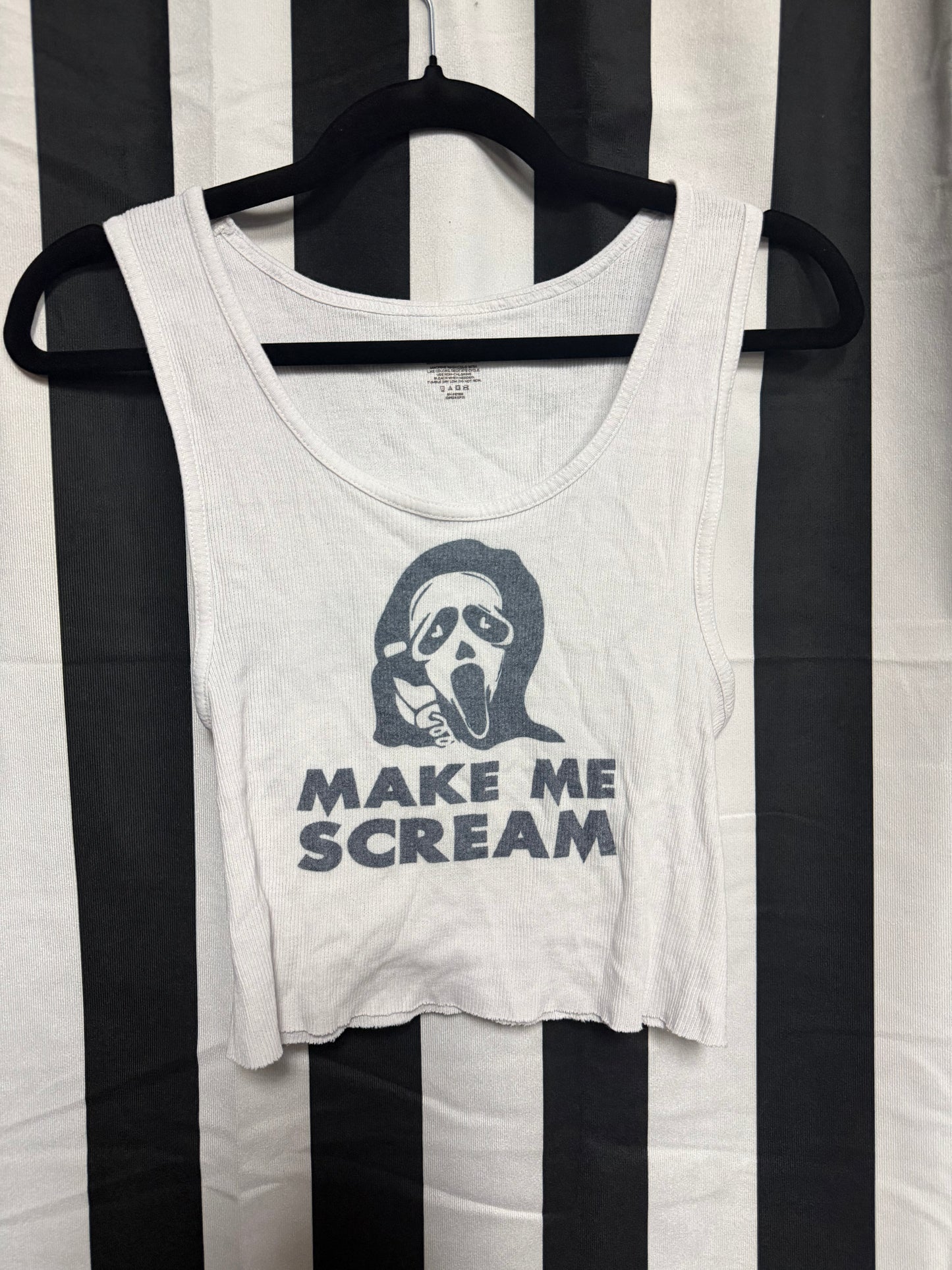 Make Me Scream Ghostface White Crop- L