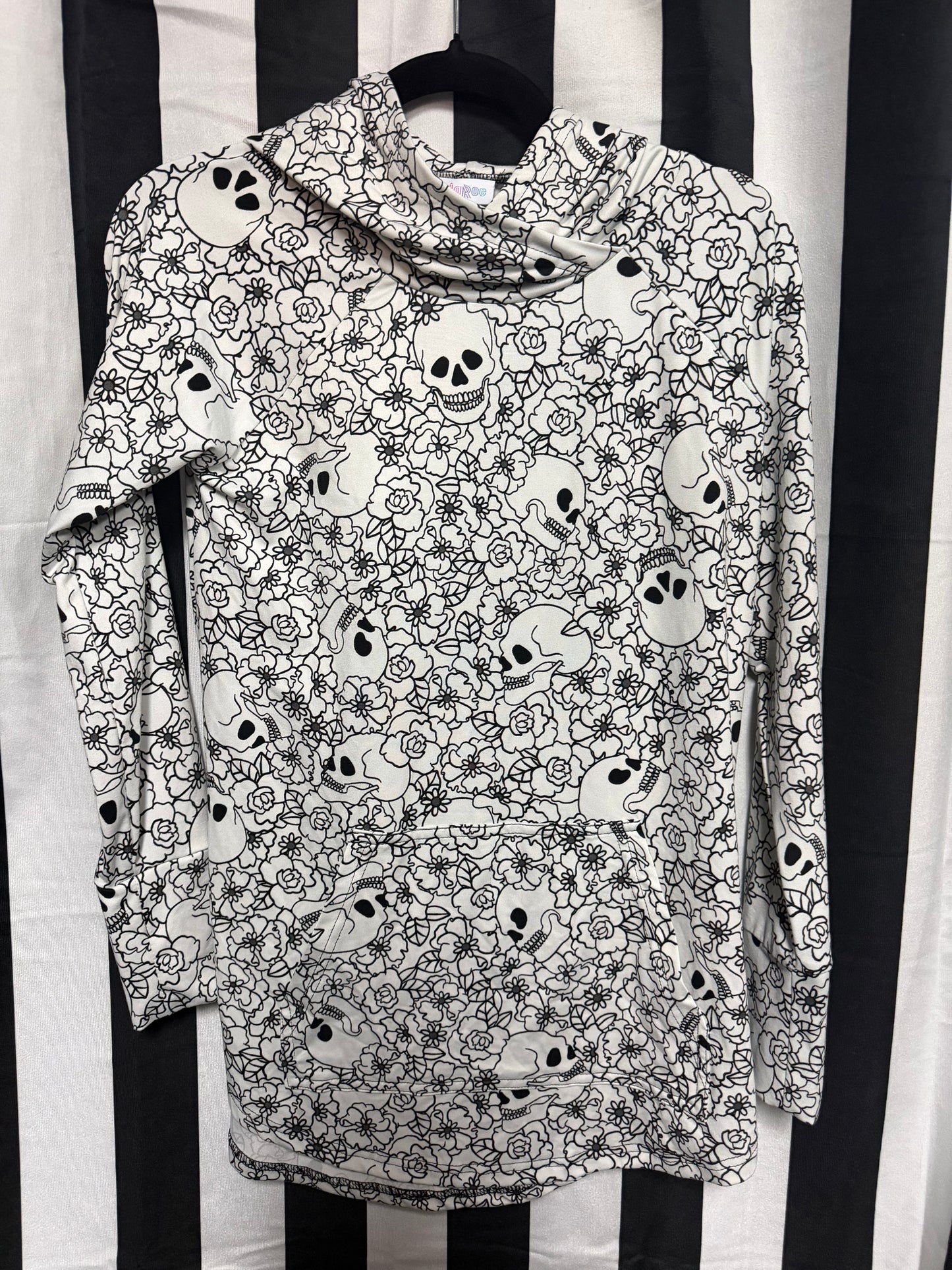 Lularoe Amber- White Skull -Small