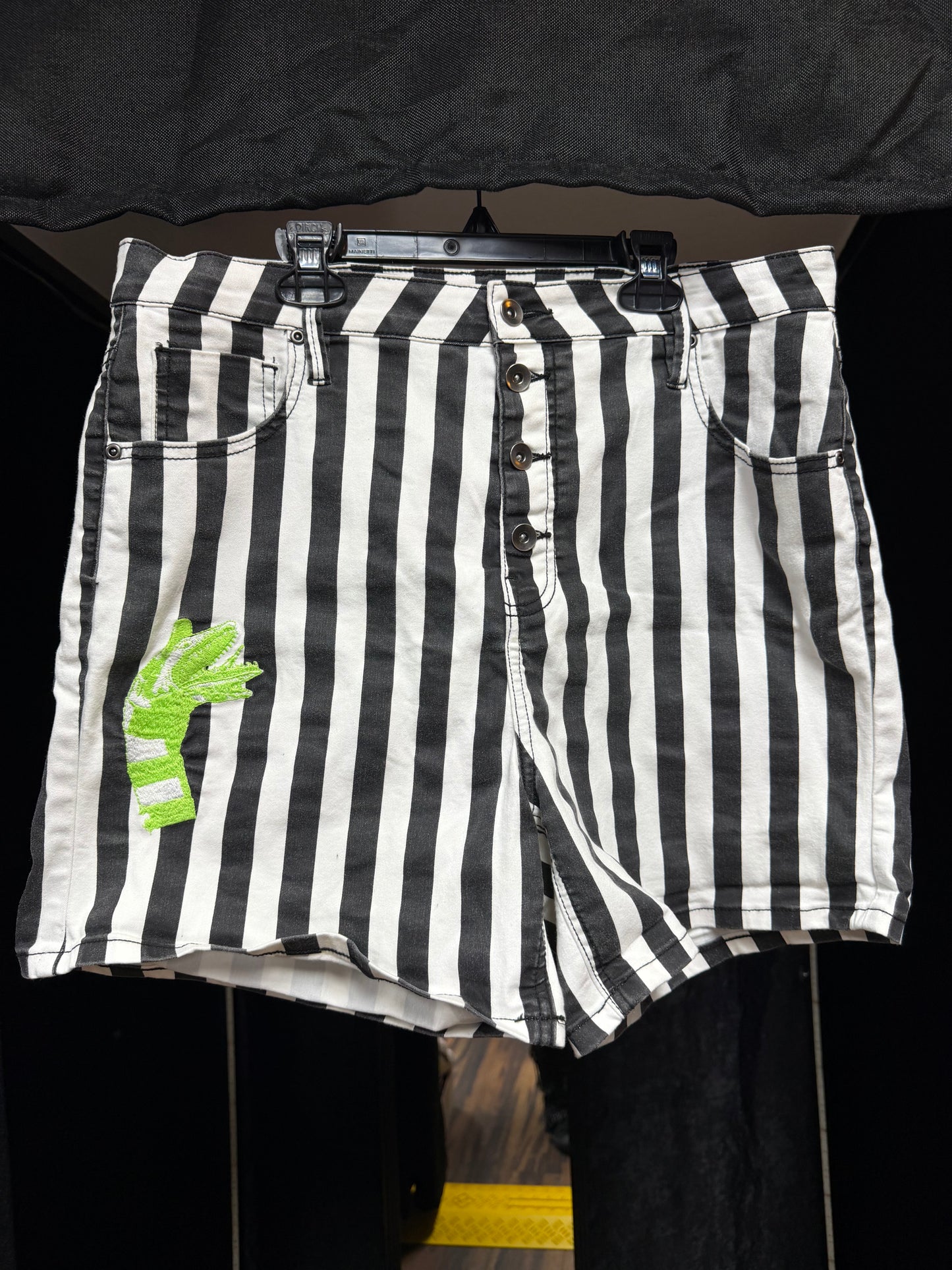 Beetlejuice striped statement shorts 🖤💚Size 15
