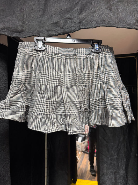 Dark academia mini skirt 🖤Size 6