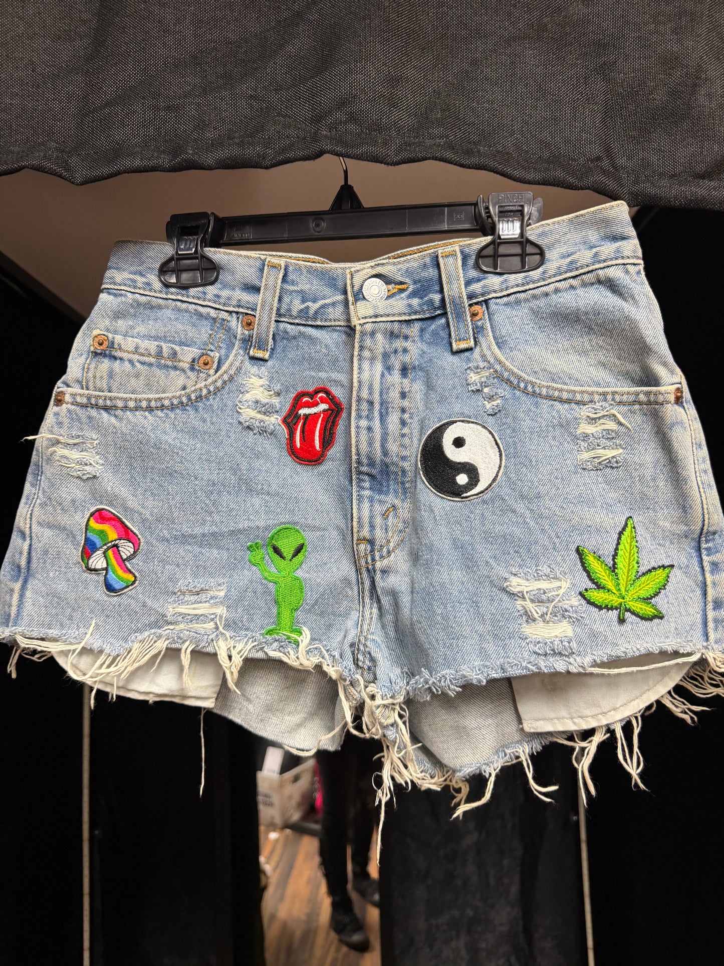 Grunge patchwork Levi’s cutoffs 👽🍄26 Waist?