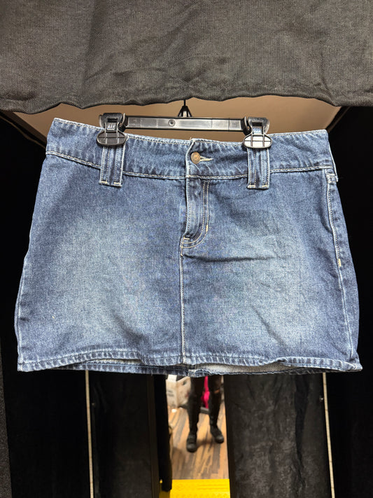 Hollister- Y2K Rebel Low-Rise Denim Mini Skirt- Size 5-Waist 27