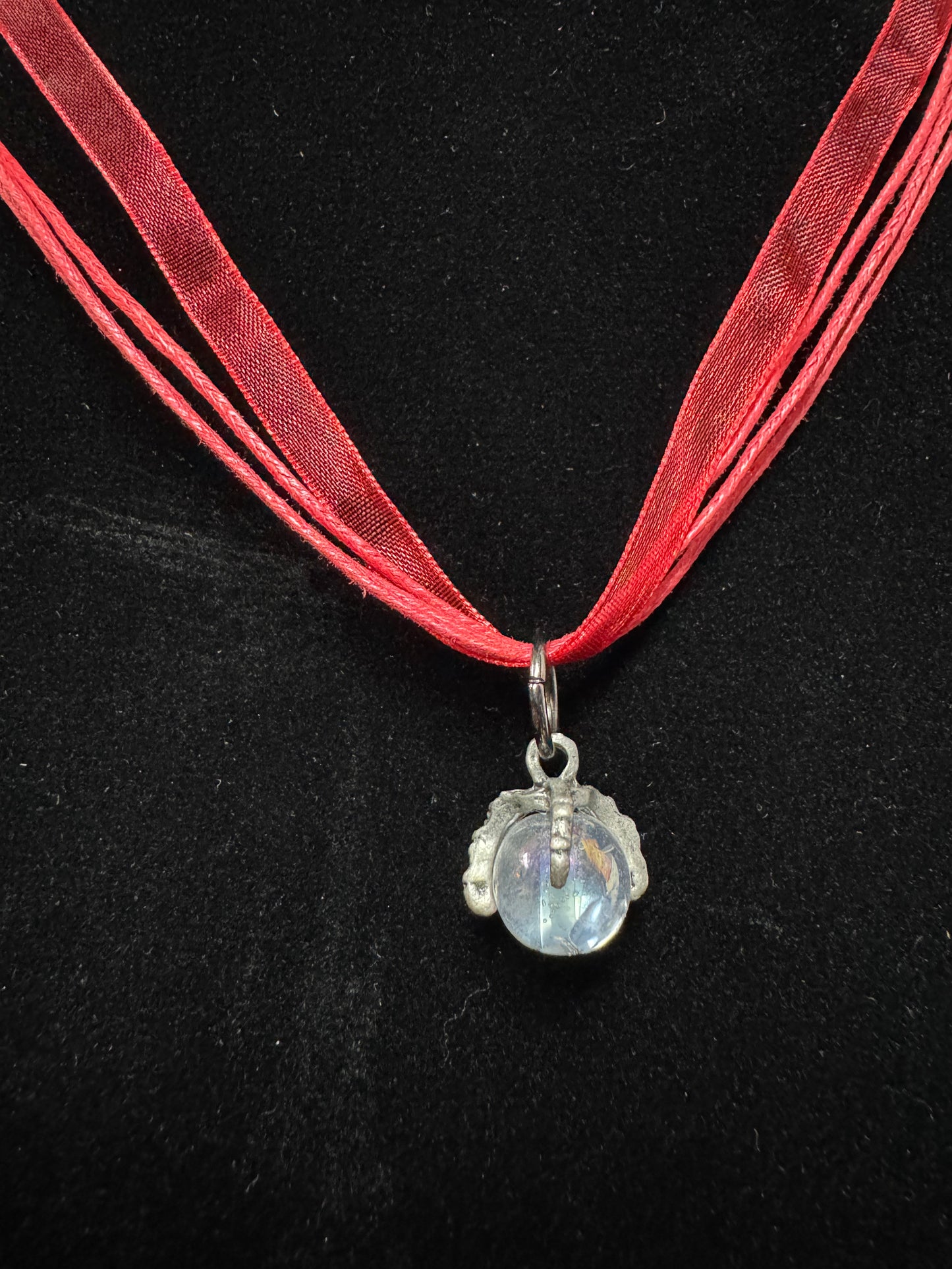 Iridescent Claw Ribbon Choker Necklace