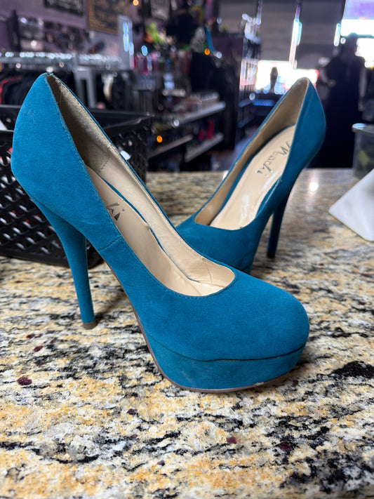 PRELOVED- Faux Suede Teal Platform Heels- Size 6.5