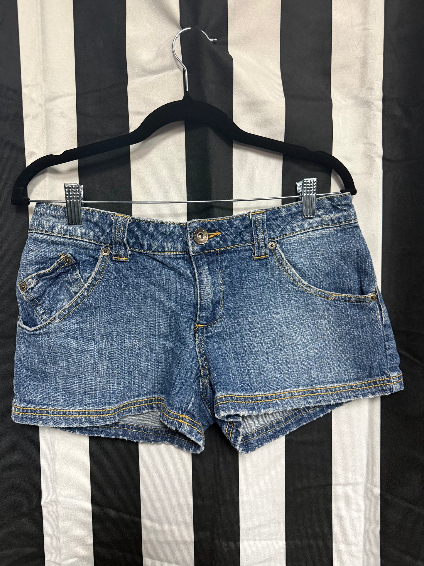Arizona Shorts- Size 7