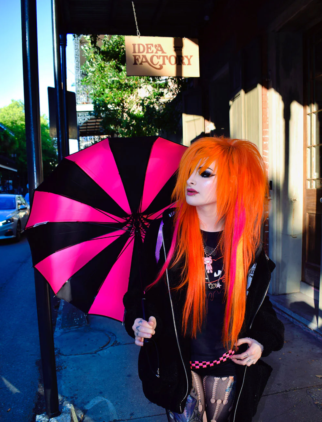 Batwing Pagoda Umbrella [BLACK/HOT PINK STRIPED]