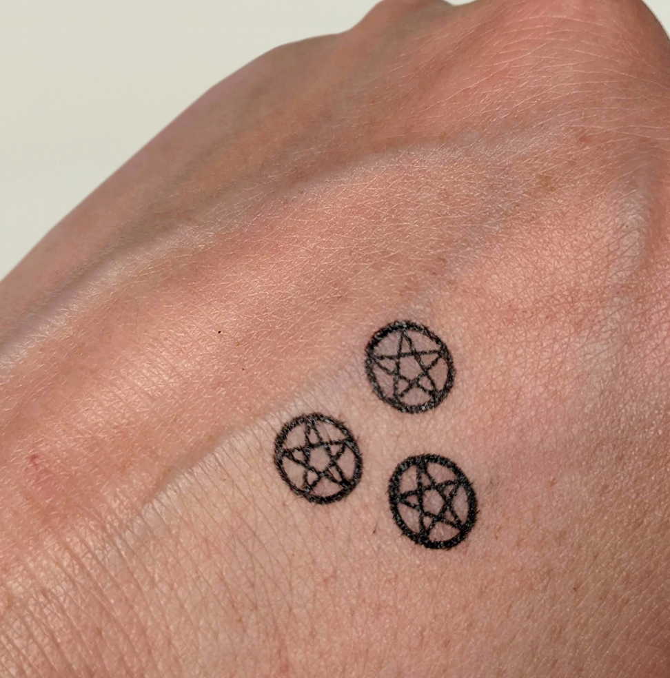 Makeup As Above So Below Pentagram Stamp & Eyeliner