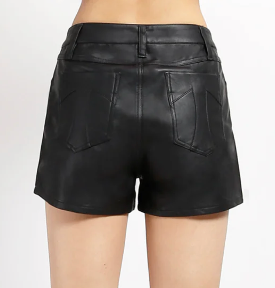 HIGH WAIST FAUX LEATHER SHORT