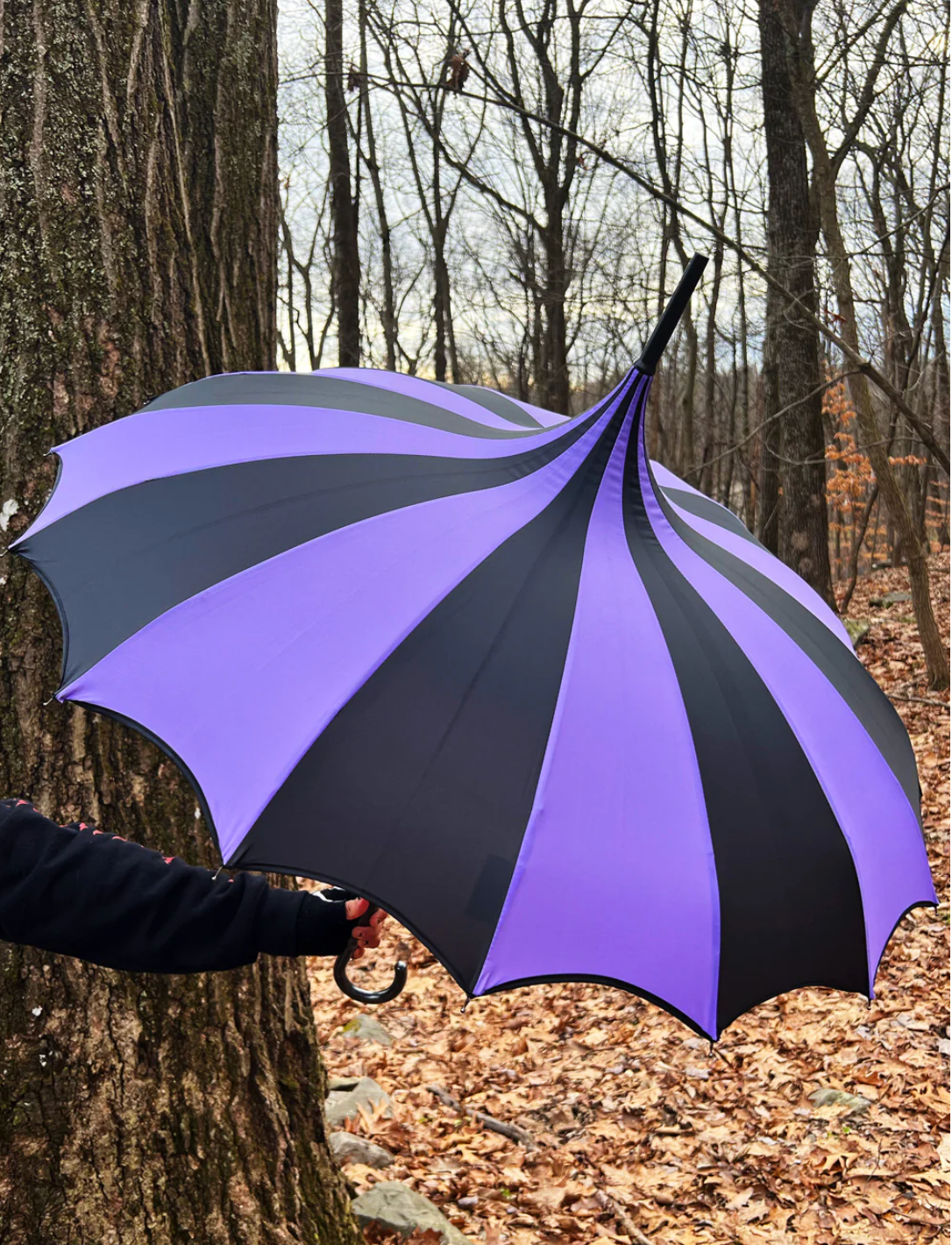 Batwing Pagoda Umbrella [BLACK/PURPLE STRIPED]