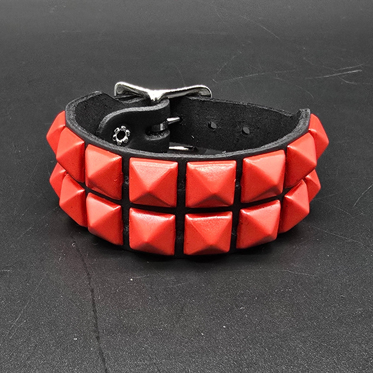 BC189 BUCKLE BRACELET WITH 2 ROW 1/2" PYRAMIDS
