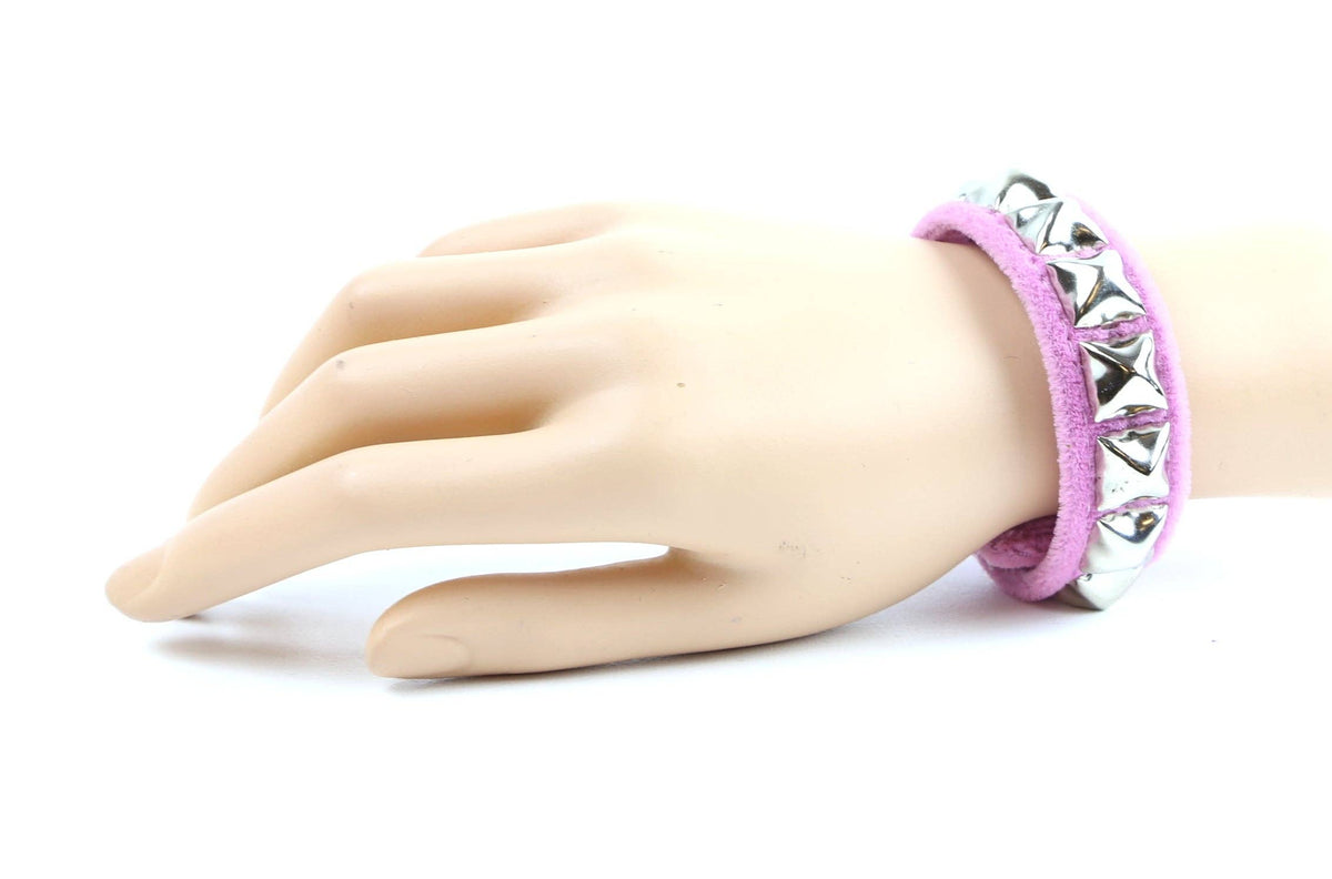 BC194VEL VELVET SINGLE ROW PYRAMID BRACELET